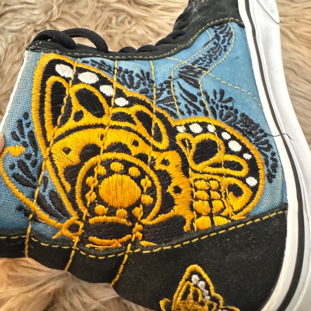 VANS Sk8-Hi Unisex Dia de Los Muertos Embroidered Sneakers. Men’s 4.5 Women’s 6​ - Picture 11 of 12